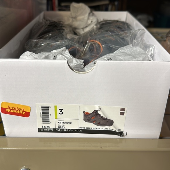 NWT SONOMA Boy Sneakers Size 3 Gray and Orange in original box style Asteroid - Picture 10 of 11
